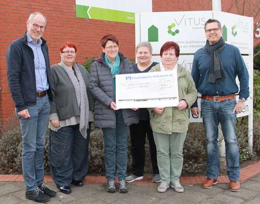 Spendenübergabe: 1.200 Euro kamen auf dem Weihnachtsmarkt der Twister Werbegemeinschaft und dem Adventsmarkt der St. Ansgar Kirchengemeinde Twist zusammen